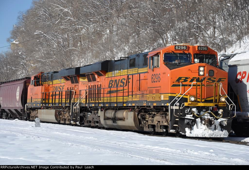 Eastbound grain train through Hoffman